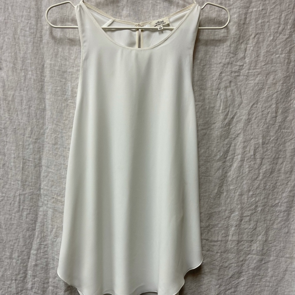 Aritzia Babaton Flowy Tank - Sleeveless Top / Blouse